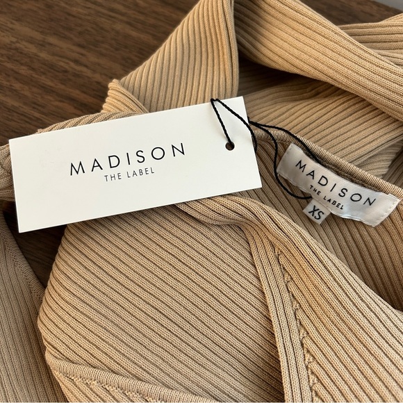 Elegant One-Shoulder Ribbed Dress in Beige XS - Picture 6 of 11